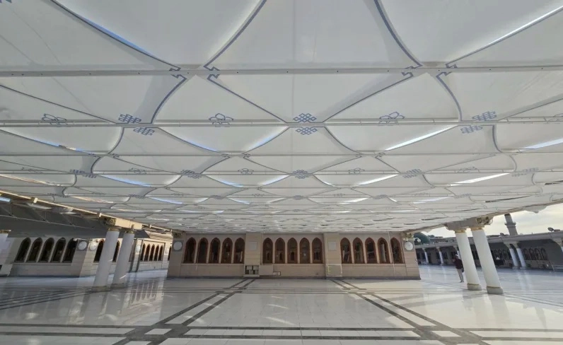 Saudi Pasang Kanopi Canggih di Atap Masjid Nabawi, Bikin Ibadah Jadi lebih Nyaman